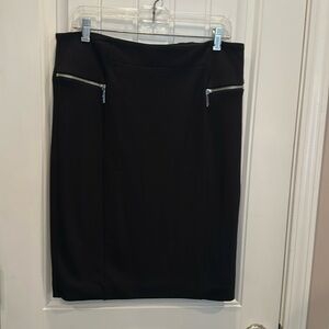 Michael Kors skirt with zipper pockets and zipper back